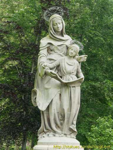 Sainte-Anne d'Auray /  Statue monumentale de Sainte Anne et Marie