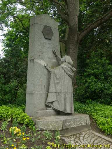 Saint-Brieuc /  Stèle Paul Le Goff