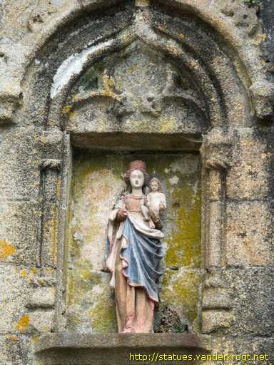 Fougères /  La Vierge à l'enfant