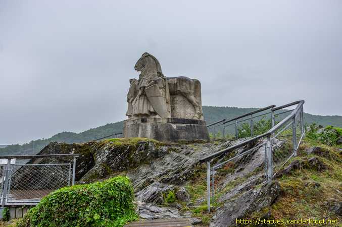 Bogny-sur-Meuse /  Monument des Quatre Fils d'Aymon