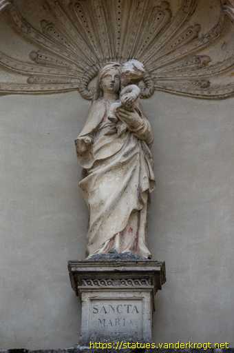 Sainte-Menehould /  La Vierge à l'enfant