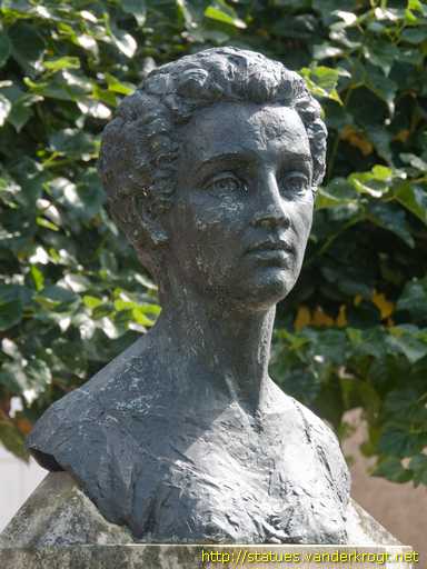 Saint-Amand-Montrond /  Isabel Godin des Odonais