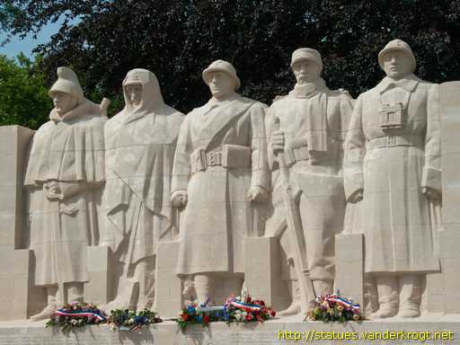 Verdun /  Monument aux morts de 1914-18