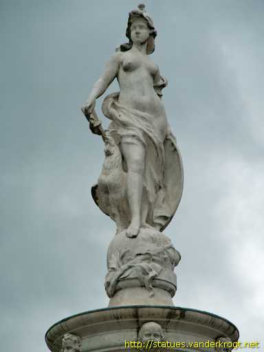 Toul /  Fontaine Curel