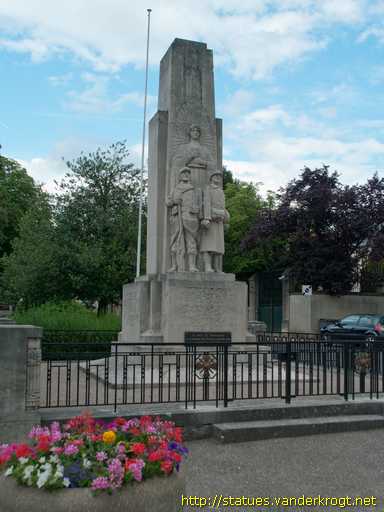 Neufchâteau /  Monument aux morts de 1914-18