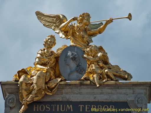 Nancy /  Groupe de la Renommée avec Louis XV