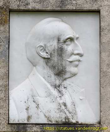 Verdun /  Victor Schleiter