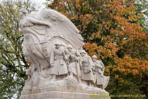 Cambrai /  Monument aux morts 1914-18