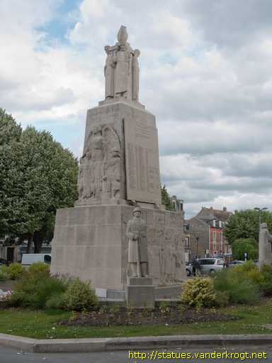 Soissons /  Monument aux morts de 1914-18
