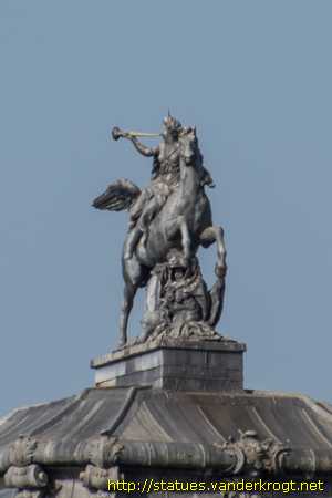 Chantilly /  La renommée (du roi) chevauchant Pégase