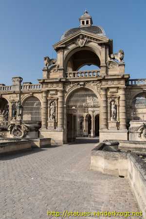 Chantilly /  L'Esclave mourant et l'Esclave rebelle