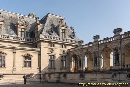 Chantilly /  Huit bustes antiques