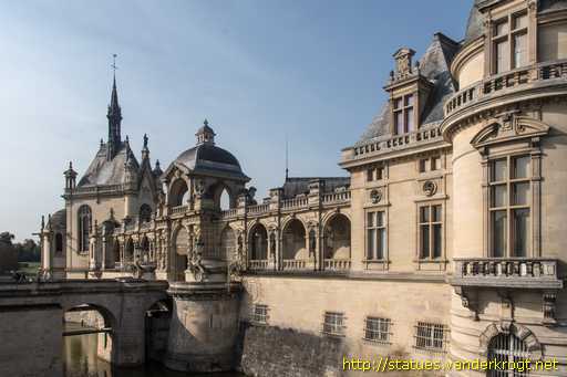 Chantilly /  Huit bustes antiques