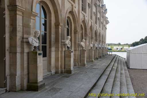 Chantilly /  Dix bustes des empereurs romains