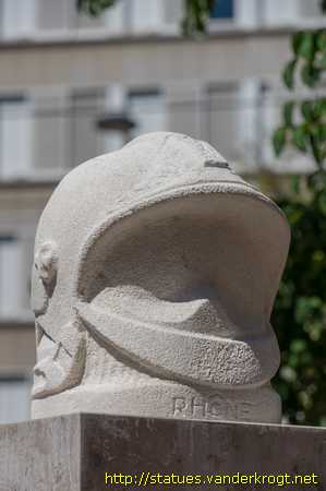 Lyon /  Hommage au pompier Stéphane Abbes