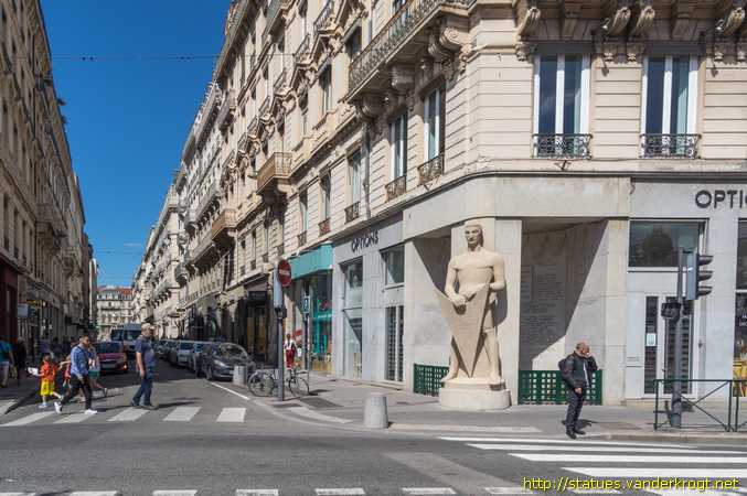 Lyon /  Veilleur de pierre