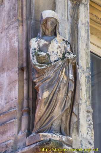 Lyon /  La Vierge à l'enfant