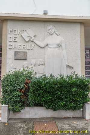 Pont-de-Chéruy /  Enseignant et étudiants