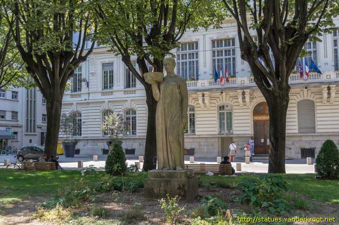 Lyon /  La Canéphore