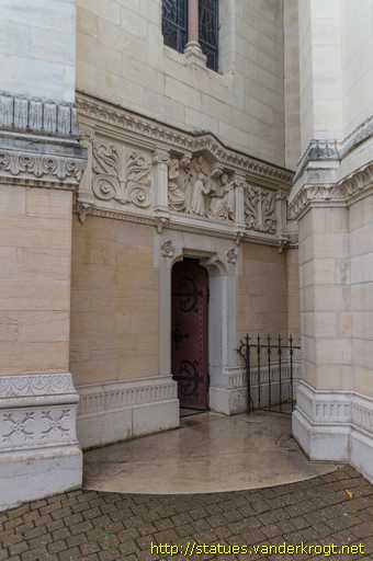 Ars-sur-Formans /  Reliefs avec Saint Jean-Marie Vianney