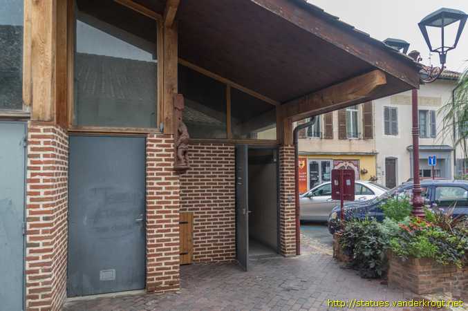 Châtillon-sur-Chalaronne /  Statue du Manneken-Piss