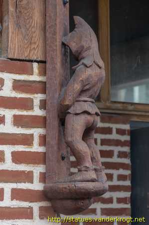 Châtillon-sur-Chalaronne /  Statue du Manneken-Piss