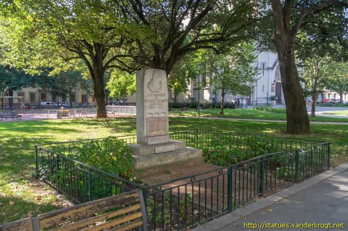 Lyon /  Monument aux victimes de Derrière les Voûtes