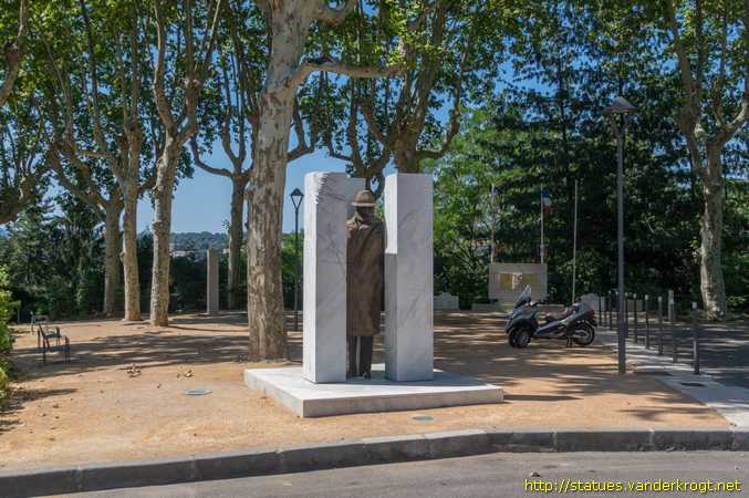 Caluire-et-Cuire /  Statue de Jean Moulin