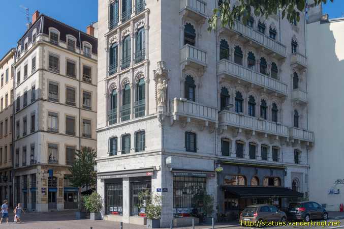 Lyon /  La Vierge à l'enfant