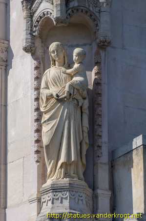 Lyon /  La Vierge à l'enfant