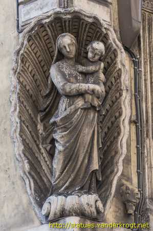 Lyon /  La Vierge à l'enfant