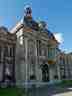 Trois bustes à la façade de la Musée