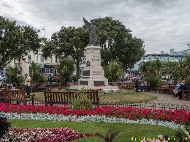 Clacton on Sea /  War Memorial