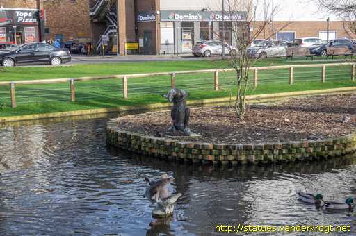 Hemel Hempstead /  Kangaroo, Joey and Platypus