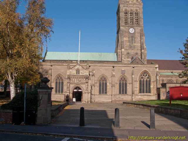 Leicester /  Vaughan Porch Statues (Leicester Cathedral)