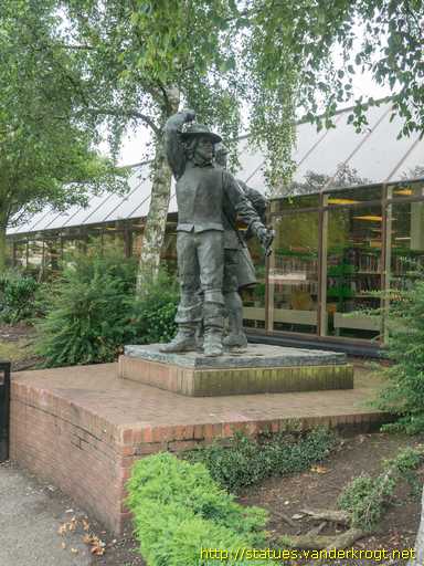 Newark-on-Trent /  Civil War Statue