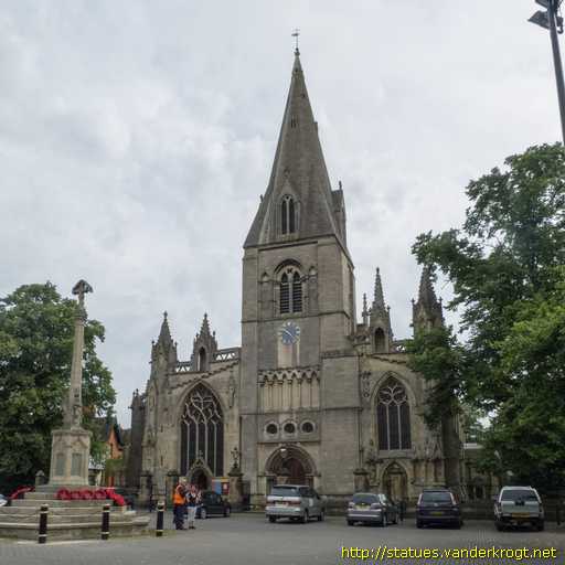 Sleaford /  Façade statues of St. Denys' Church