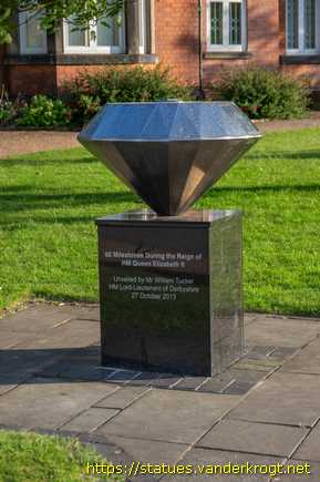 Chesterfield /  Diamond