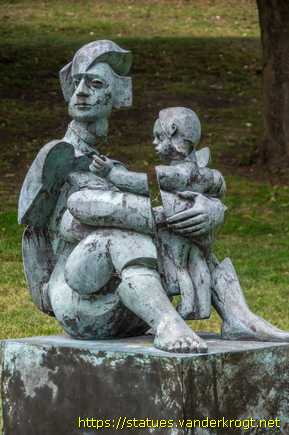 Lincoln / Mother & Child