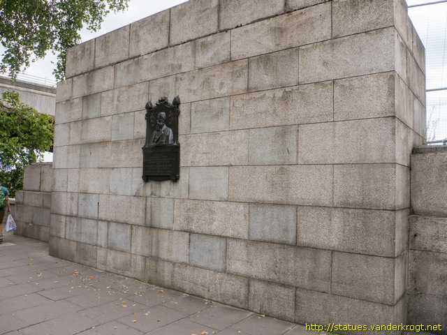 London /  Walter Besant