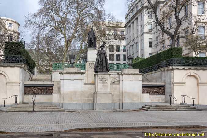London /  Queen Elizabeth the Queen Mother