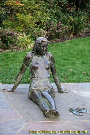 London /  Golders Hill Girl