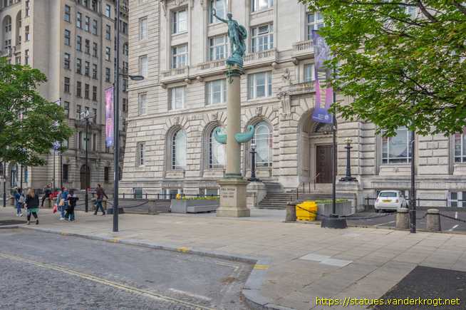 Liverpool /  Cunard War Memorial