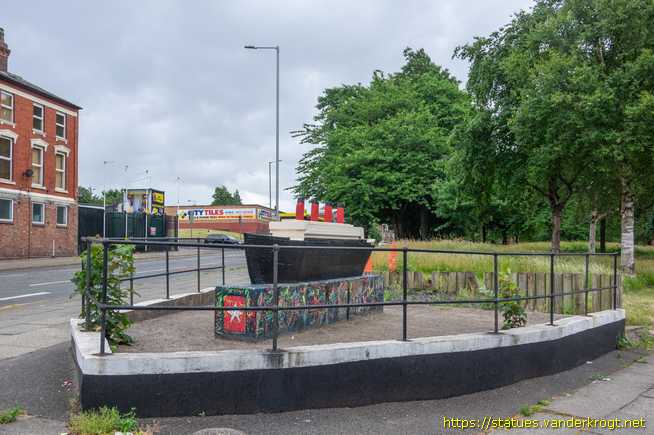 Liverpool /  RMS Titanic Liner Urban Memorial