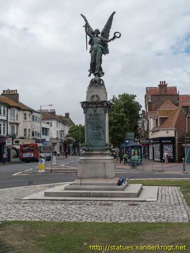 Eastbourne /  War Memorial 1914-18
