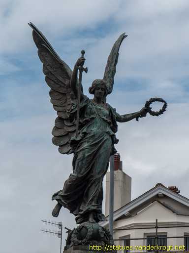 Eastbourne /  War Memorial 1914-18