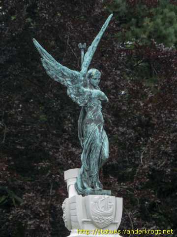 Hastings /  War Memorial