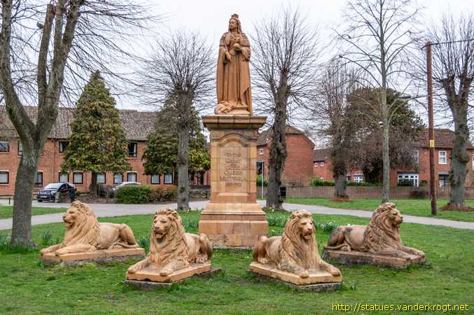Newbury /  Queen Victoria and Lions