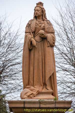 Newbury /  Queen Victoria and Lions