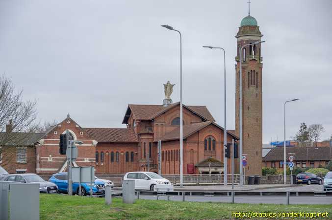 Newbury /  Sacred Heart Statue